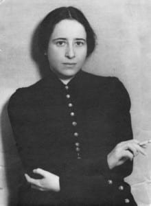 Nhà chính trị học Hannah Arendt (Nguồn ảnh:mantlethought.or)