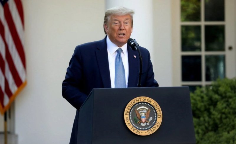 Tổng thống Mỹ Donald Trump trong cuộc họp báo tại Nhà Trắng hôm 15/4/2020. Ảnh: AP.