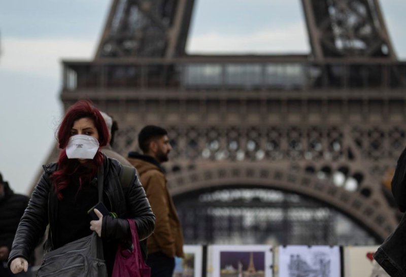 Khu vực tháp Eiffel, Paris, Pháp, ngày 15/2/2020. Ảnh: Reuters.