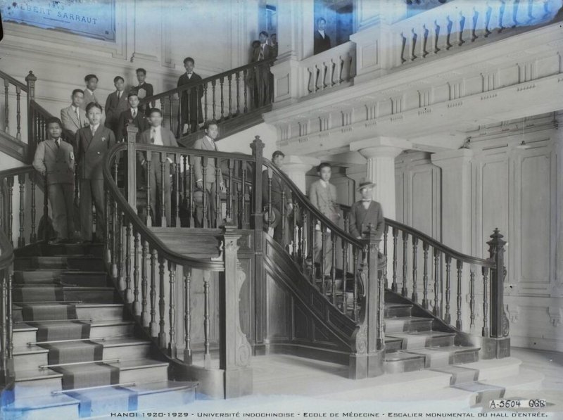 Sinh viên Đại học Đông Dương (Hà Nội) những năm 1920. Ảnh: Urbanist Hanoi.